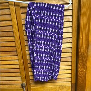 LuLaRoe Purple and White Arrow Leggings